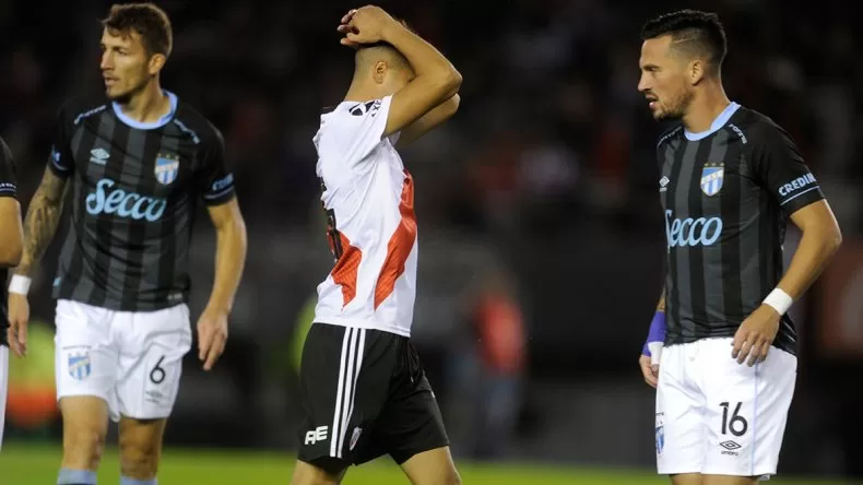 A LA SIGUIENTE RONDA. El Decano, tras ganar la serie ante River. 