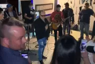 Video: el momento en que se desploma el cantante de Los del Fuego