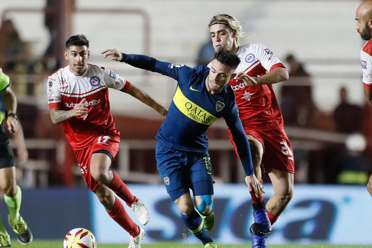 EN LA PATERNAL. Boca y Argentinos igualaron sin goles.