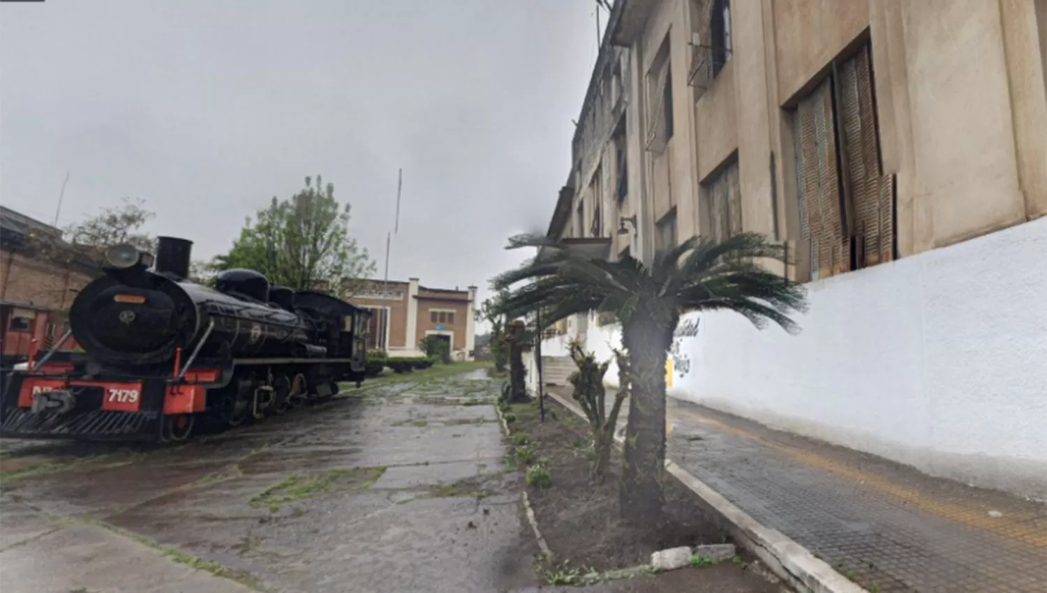 El acusado violentó una de las ventanas del edificio. FOTO TOMADA DE GOOGLE.COM/MAPS