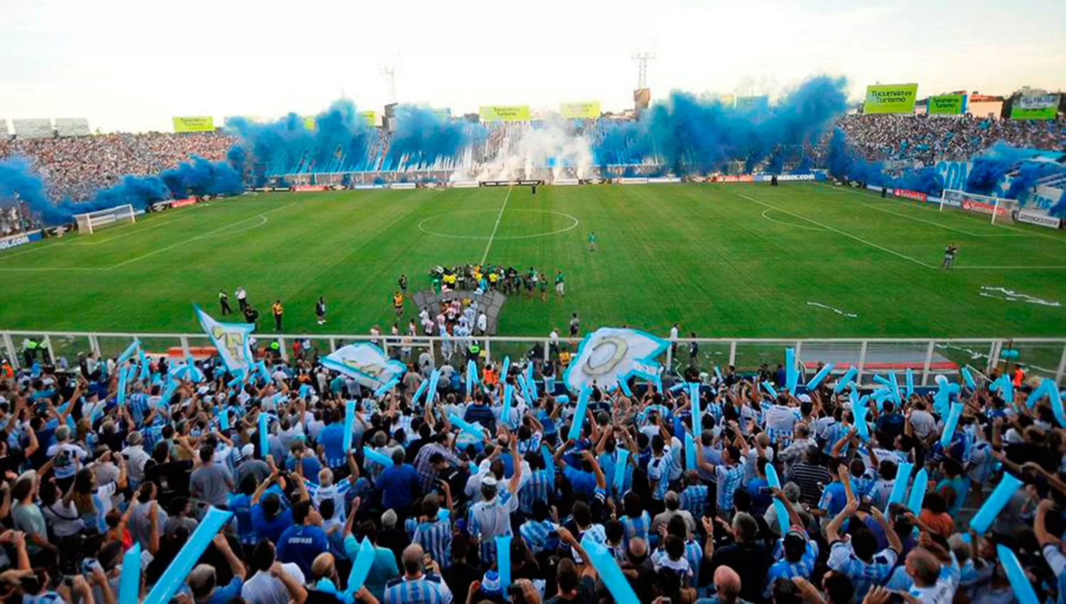 EN EL MONUMENTAL. De jugarse ante Tigre el sábado, como estaba pactado, los hinchas de Atlético deberán ver cómo llegan al estadio.