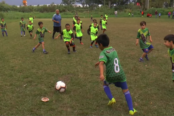 Los Leones: el equipo en el que juegan niños de la calle que quieren ser estrellas