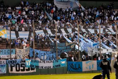 Entradas más baratas e hinchas que se organizan para ver al decano