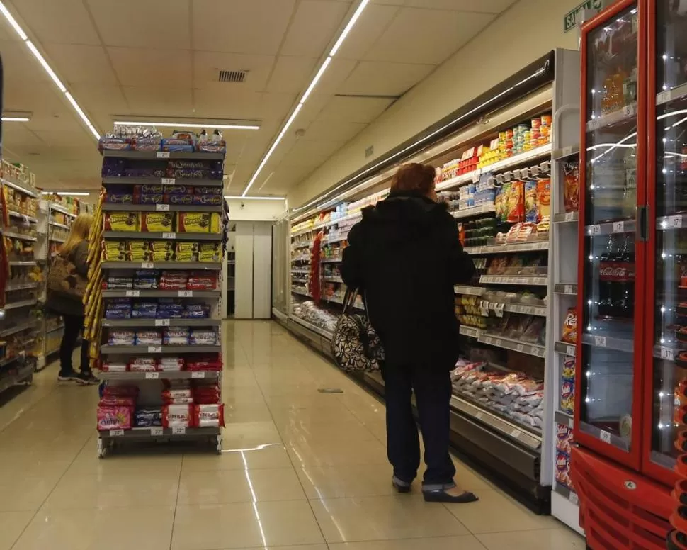 POR LAS NUBES. El crítico segmento de alimentos y bebidas registró en abril un incremento promedio del 4%. REUTERS (ARCHIVO)