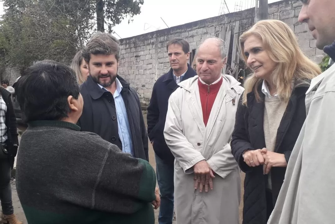 Bussi le pide a Elías que se baje y la senadora lo trata de funcional al PJ