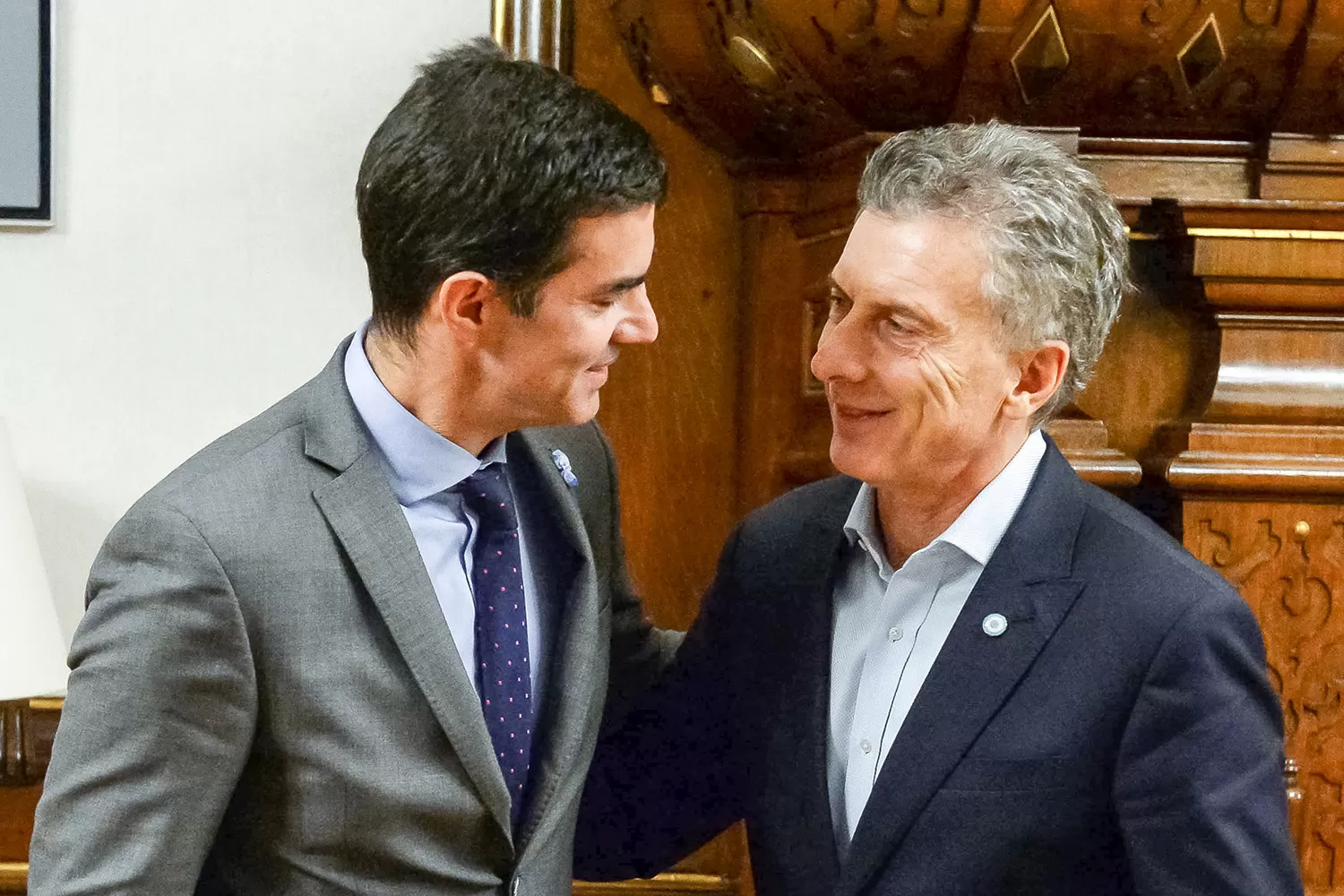 EN EL DESPACHO PRESIDENCIAL. Urtubey le acercó a Macri sus puntos básicos para el consenso.