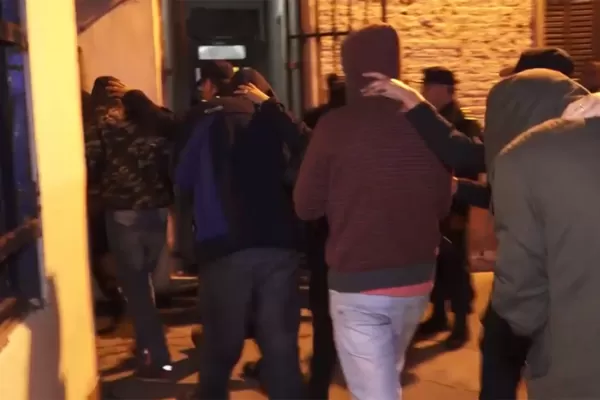 San Miguel del Monte: ya son 13 los policías desplazados por la muerte de cuatro jóvenes