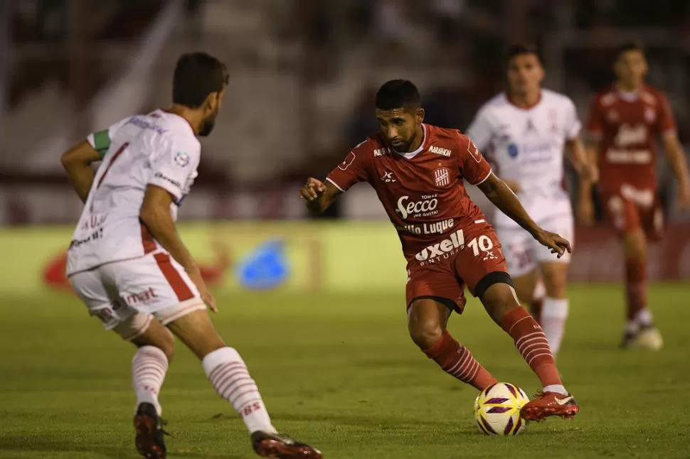 BUENA ZURDA. García aportó buen fútbol y goles durante las últimas tres temporadas; será una baja sensible para el “Santo”. Fotos de Ignacio Izaguirre