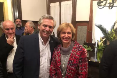Beatriz Rojkés, cerca de Alberto Fernández: junto al futuro presidente de todos los argentinos