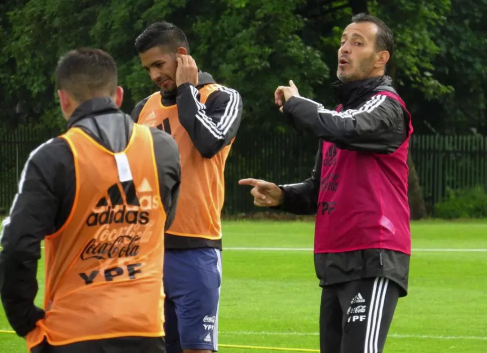 EL ARQUITECTO. Batista es el técnico de la Selección que debuta hoy. twitter@argentina