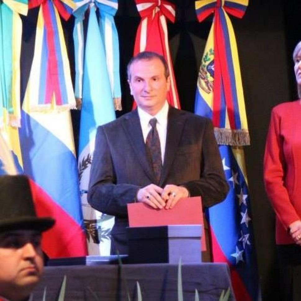  RAMIRO ALBARRACÍN.-