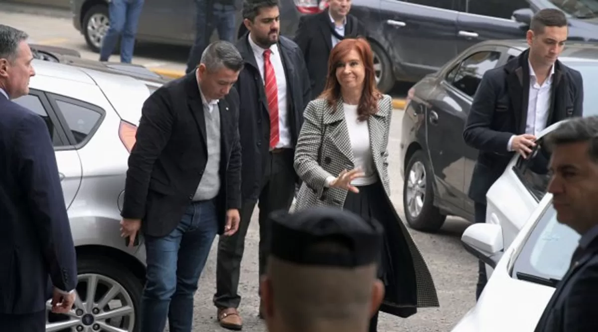 CRISTINA FERNANDEZ. 