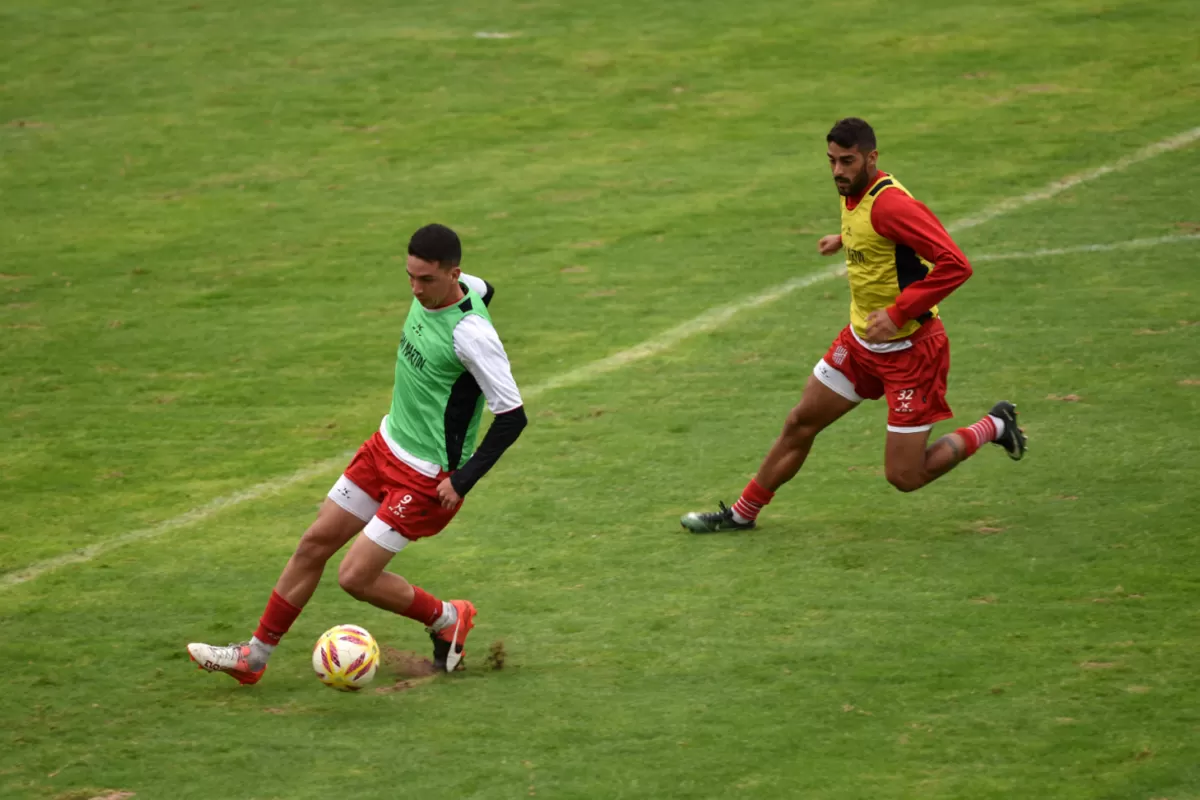 PROYECTO PARA LA B NACIONAL. El delantero de 21 años, Lucas González, fue licenciado de la Liga y será parte de la pretemporada de la primera de San Martín la gaceta / fotos de inés quinteros orio