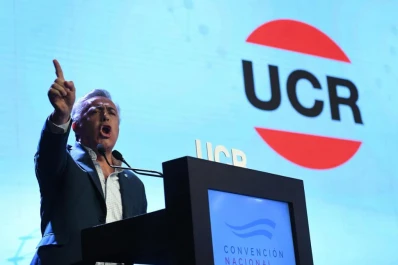 Con exigencias, la UCR continuará en Cambiemos