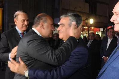 Alfaro contraataca: usted, gobernador, ¿qué fue lo que hizo? ¿de qué se hace cargo?