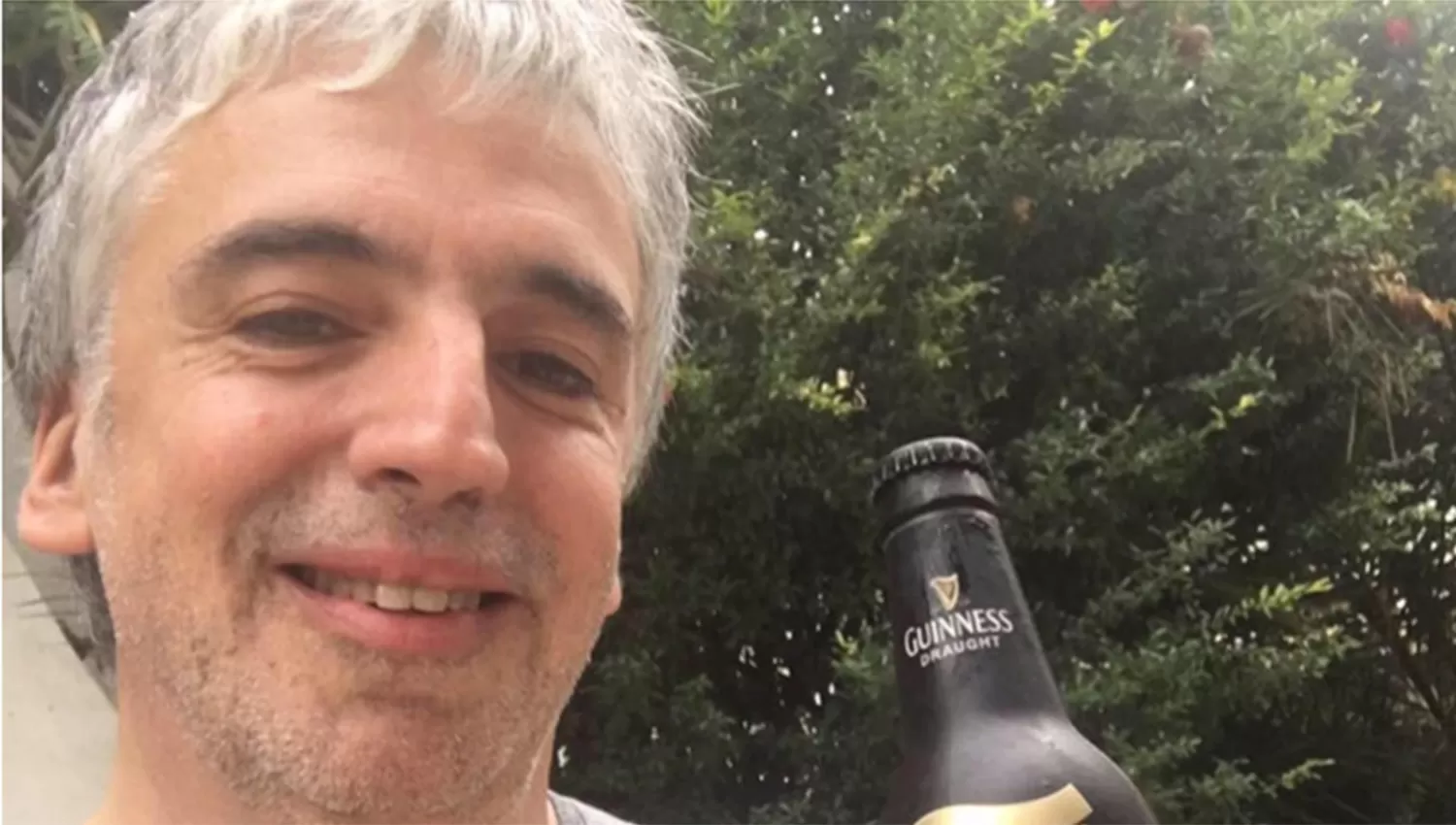 Ricardo Russo, ex jefe de inmunología del Garrahan, detenido en el hospital.