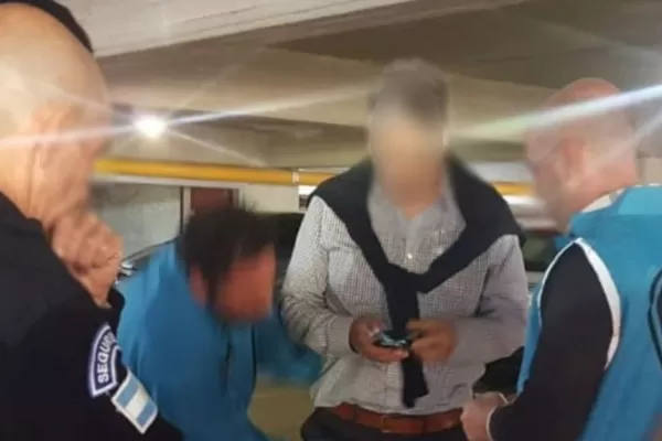 Detienen a un pediatra por tenencia y distribución de pornografía infantil