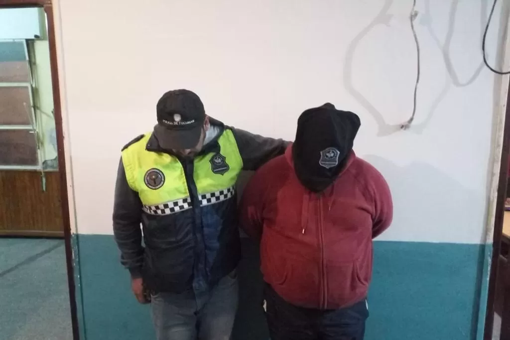 Le robó la rueda de auxilio a un funcionario provincial y a las pocas horas fue detenido