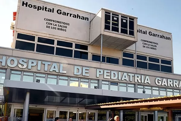 Allanaron el Garrahan, donde se confirmó que el pediatra fotografió a dos niñas