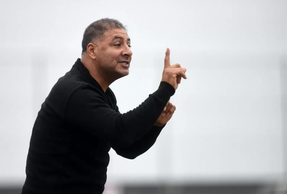 TRANQUILIDAD. El técnico Víctor Narazeno Godoy espera confiado el partido de mañana, pero no quiere celebrar a cuenta.  la gaceta / foto de franco vera