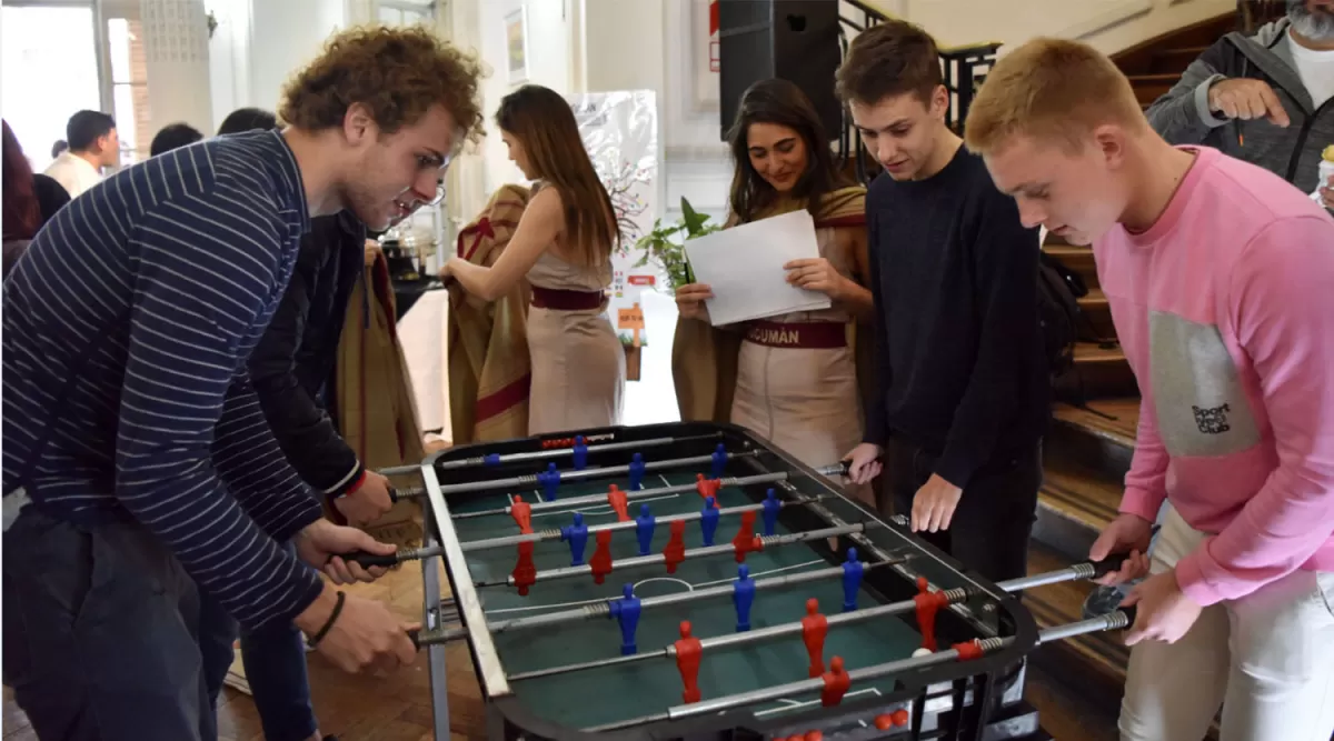 Para los extranjeros somos graciosos, pasionales y malhablados