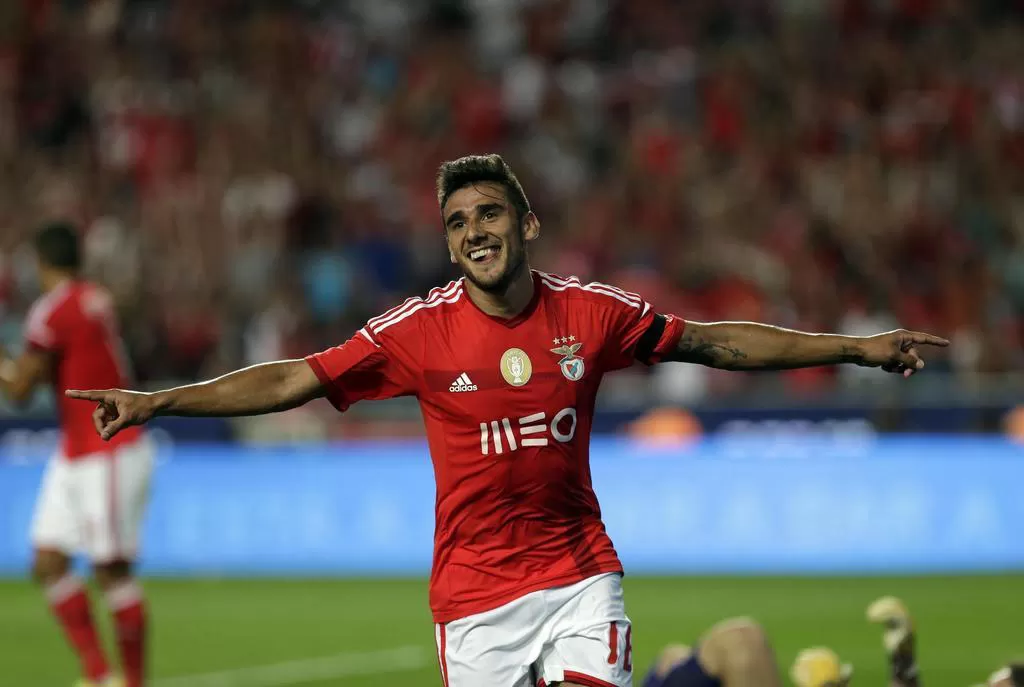 Toto Salvio puede jugar como volante o extremo por la derecha y como marcador de punta (FOTO TOMADA DE WWW.FICHAJES.NET)