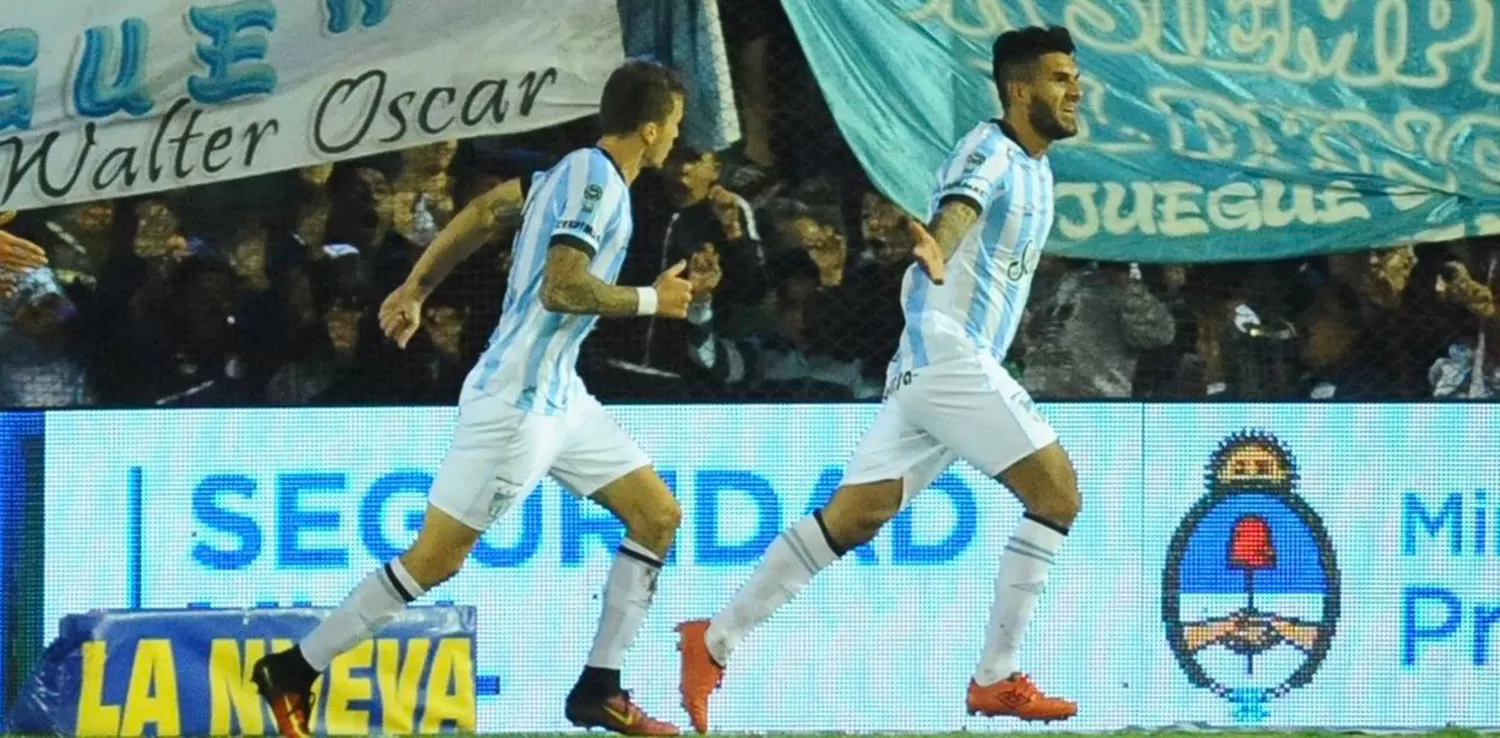 MÁXIMO ARTILLERO. Javier Toledo fue el goleador de la Copa de la Superliga.