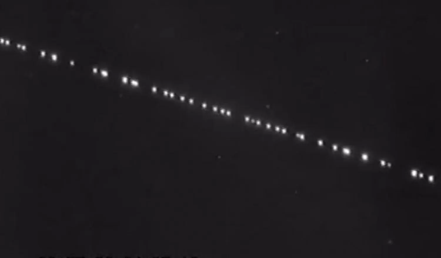 Un trencito de 60 satélites pasará mañana por el cielo tucumano