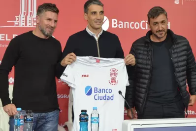 Juan Pablo Vojvoda fue presentado como técnico de Huracán