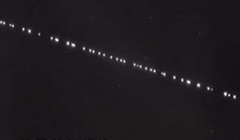 La contaminación lumínica dificultó ver la hilera de satélites que pasó por el cielo tucumano