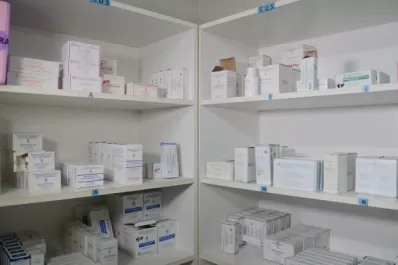 Manzur criticó a la Nación por la demora en el envío de vacunas y remedios