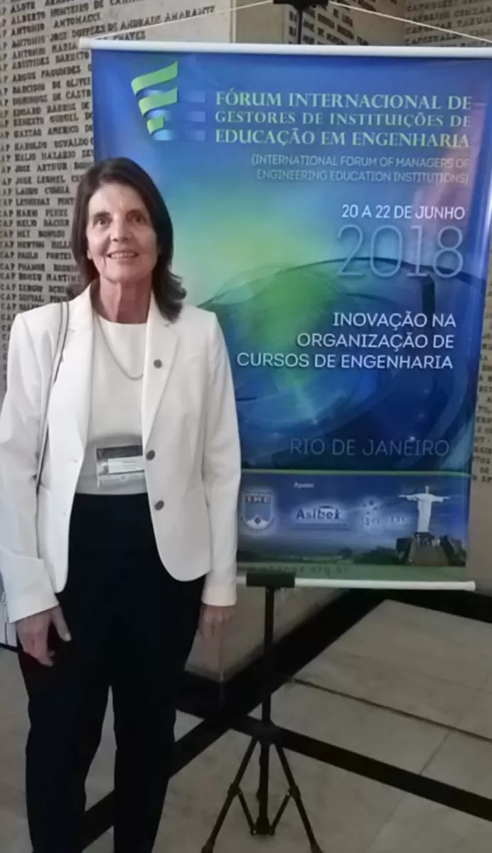 MARÍA TERESA GARIBAY. La ingeniera y ex decana posa durante un encuentro internacional de su profesión.