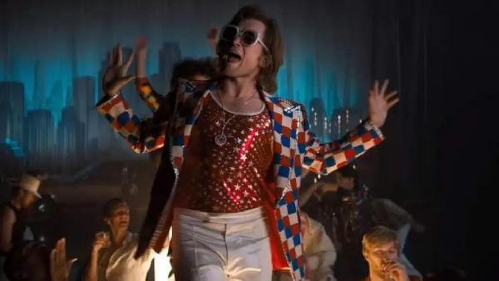 PERSONIFICACIÓN. Taron Egerton se pone en la piel de Elton John. 