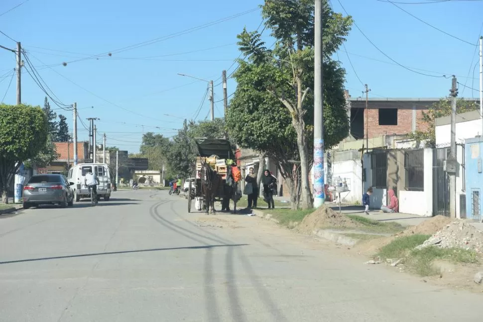 EL BARRIO. “Mis chicos no salen a ningún lado”, dijo Mabel Chirino. la gaceta / fotos de franco vera