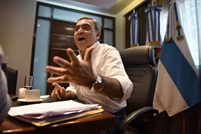 Alfaro le respondió a Leito: comparar la ciudad con un club de fútbol es subestimar la situación