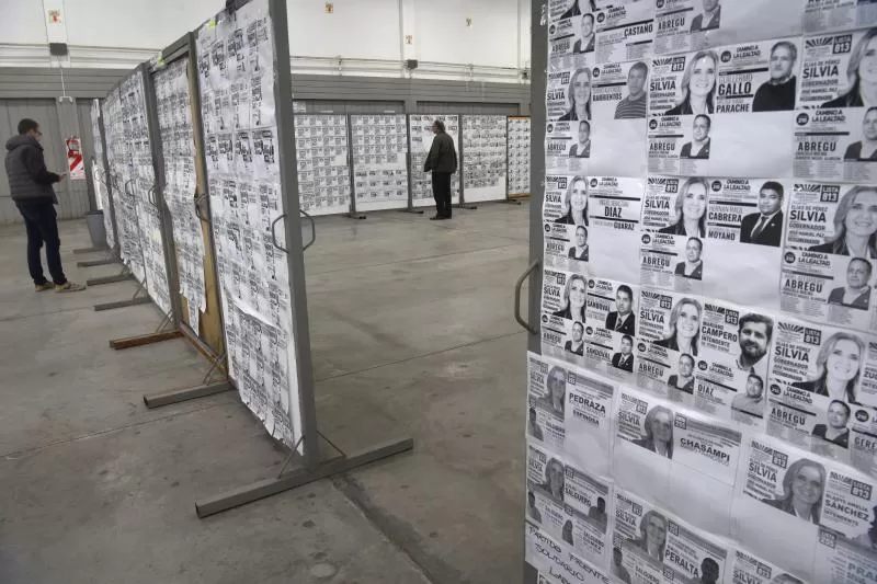 Qué se debe hacer si faltan boletas en el cuarto oscuro