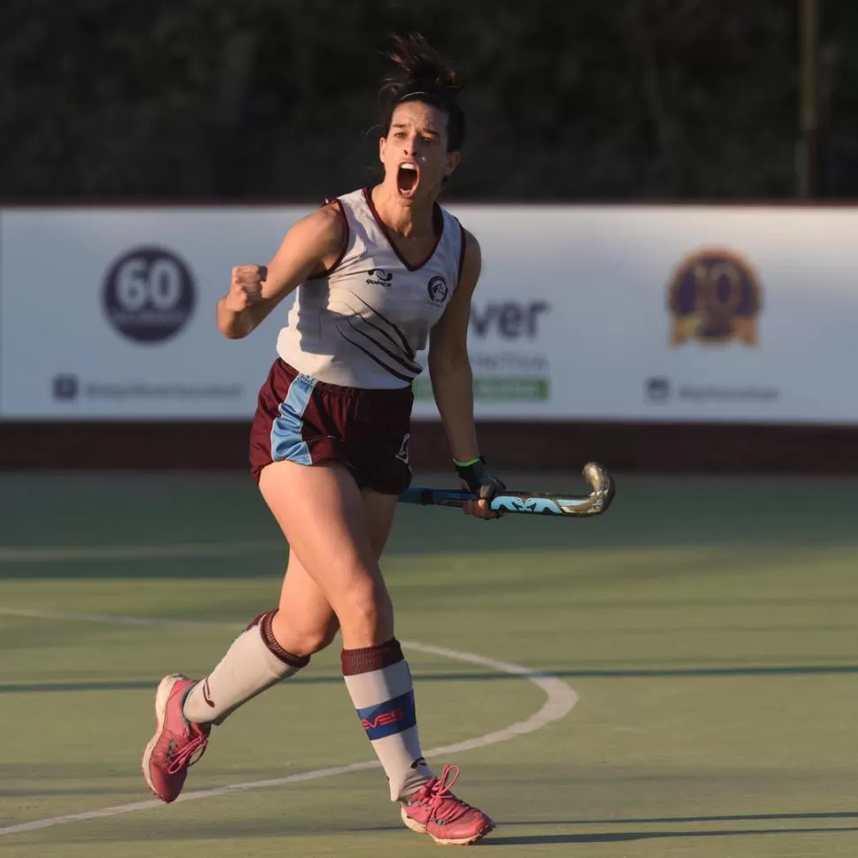 ASÍ SE FESTEJA. Camila Machín y un grito de desahogo después del gol de penal que significó el empate para Jockey. LA GACETA / FOTO DE DIEGO ARÁOZ