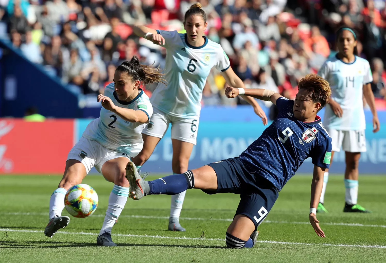 EN PARÍS. La Selección Argentina debutó ante Japón.