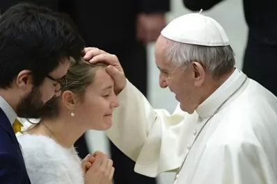 Varón y mujer los creó: el polémico documento del Vaticano que cuestiona la ideología de género