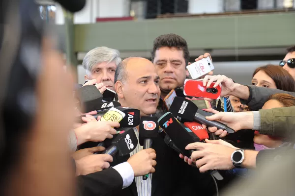 Manzur y un guiño a la oposición: a todos los que me quieran ayudar les abro los brazos