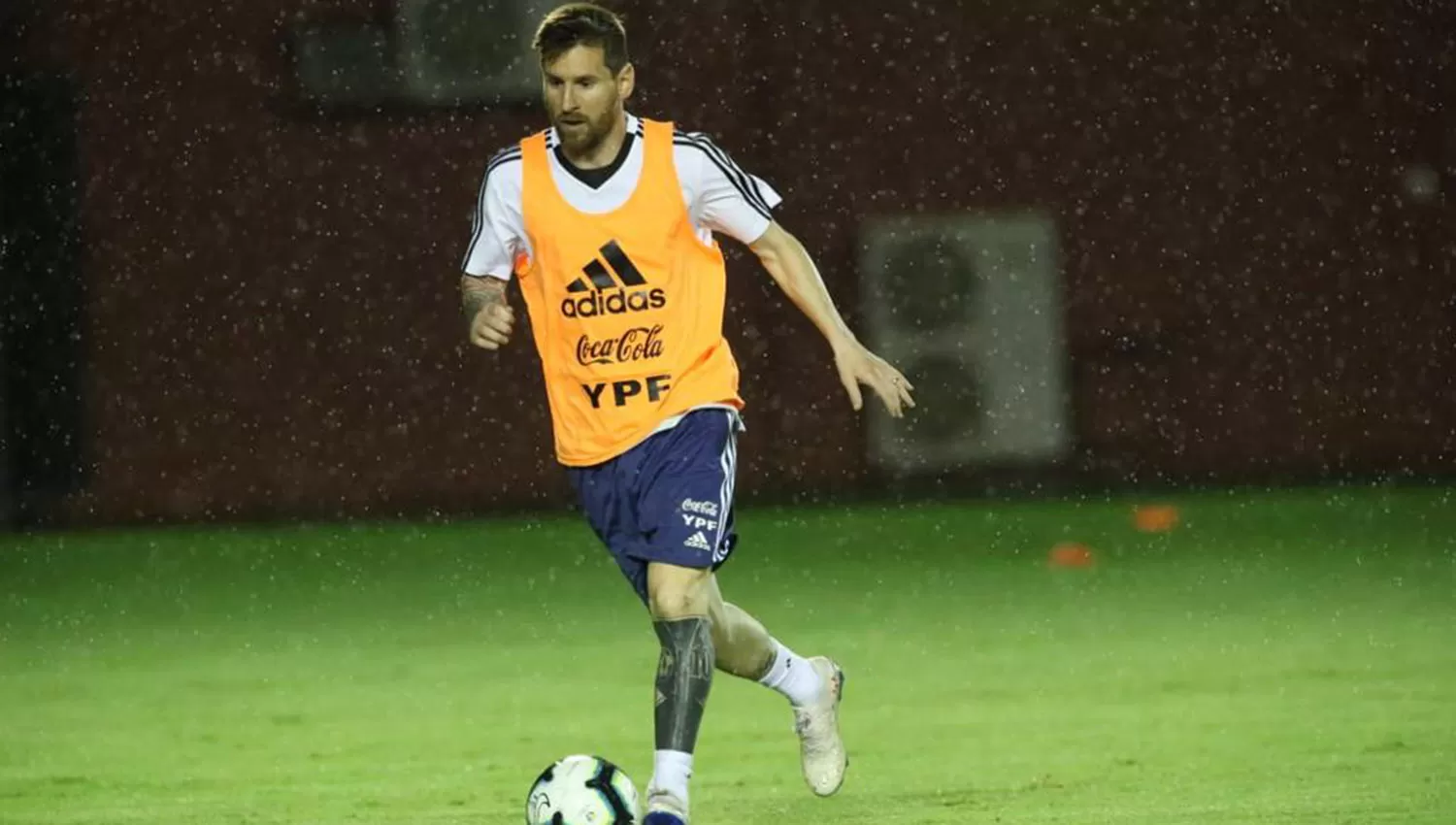 Messi se entrena con la Selección argentina en Brasil para jugar la Copa América. (FOTO TOMADA DE TWITTER @Argentina)