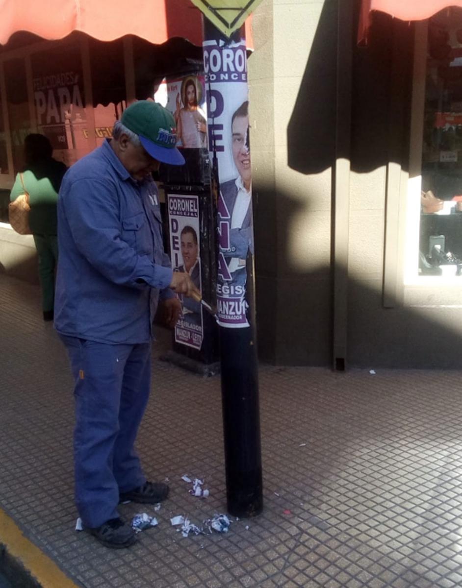 Comenzó la limpieza de la ciudad parar dejar atrás la propaganda política