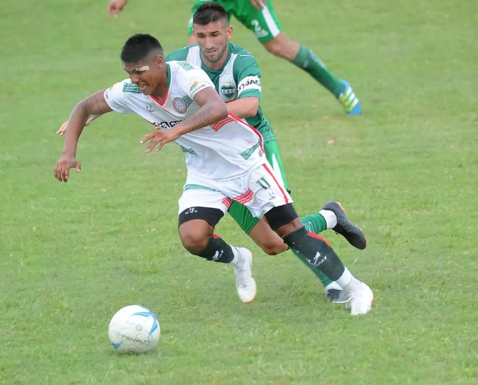 CODICIADO. El presente futbolístico de Emanuel Cuevas hizo que tanto Atlético como San Martín se interesaran por él. la gaceta / foto de hector peralta