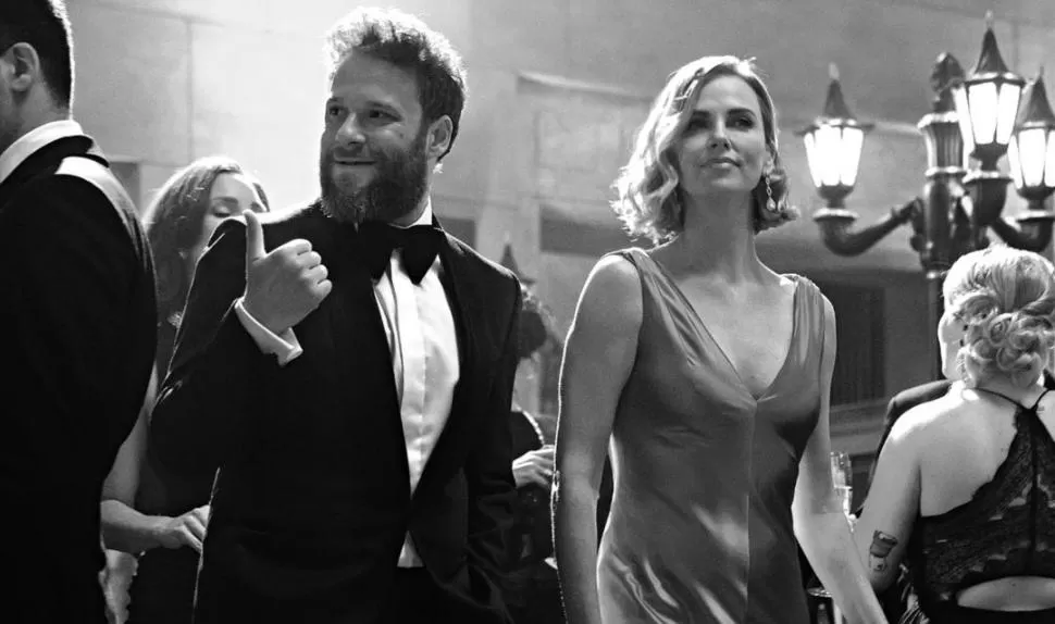 TALENTOS. Rogen viene de la comedia; Theron, del drama y la belleza. 