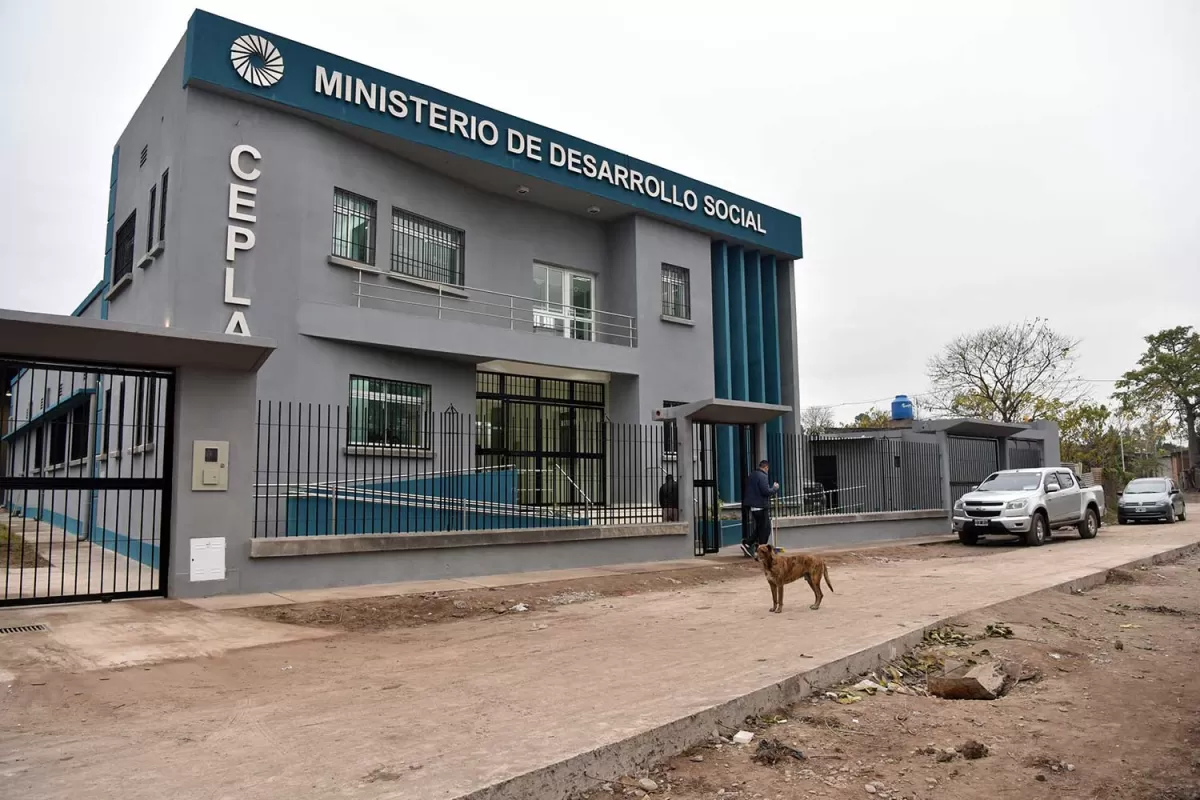 JUNIO DE 2019. El edificio fue construido con un proyecto nuevo y con fondos de la provincia. Desde hace 18 meses sólo había maleza, se construyó un edificio de 1300 metros cuadrados cubiertos.