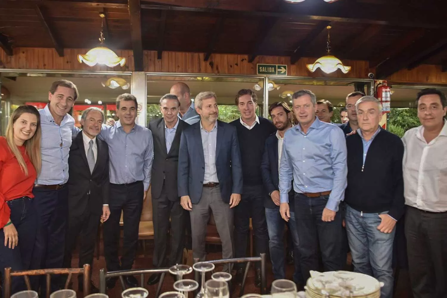 Dentro de un renovado clima en el seno de Cambiemos, dirigentes peronistas-PRO agasajaron con un almuerzo a Pichetto.