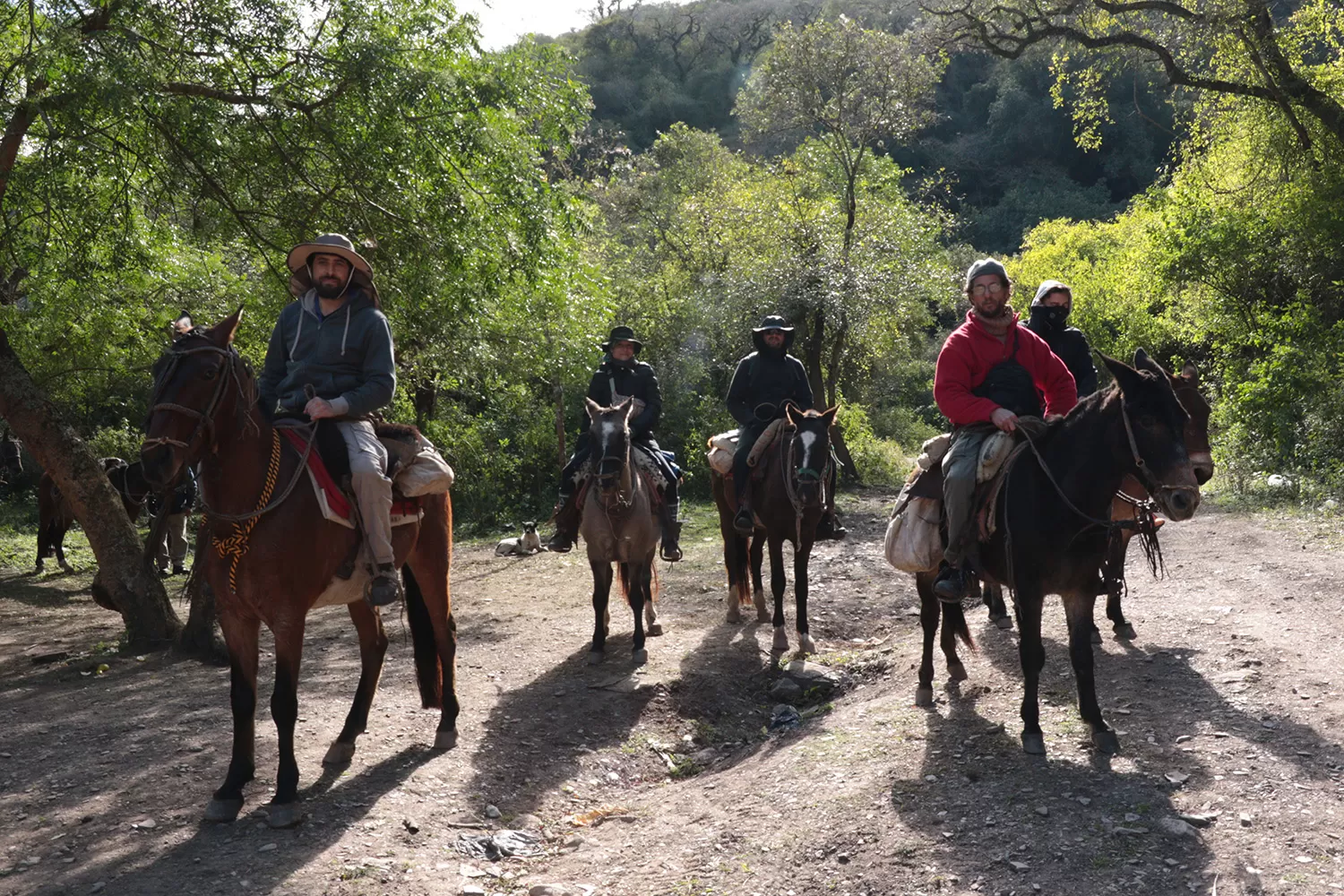 SACRIFICIO EXTREMO. Los médicos de alta montaña deben cabalgar hasta ocho horas por día para llegar a su puesto.