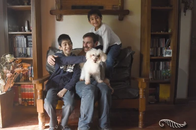 Julio curó su corazón herido al convertirse en el papá de Lauti y Ramiro