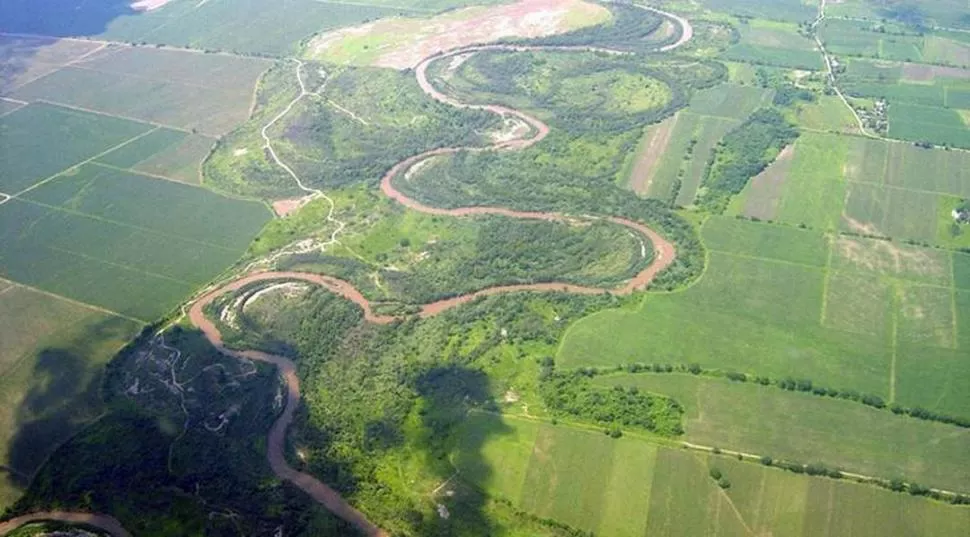 BENEFICIOS. Vista aérea panorámica de la zona donde se desarrolla el ambicioso proyecto coordinado por técnicos del INTA Monteros y Simoca. 