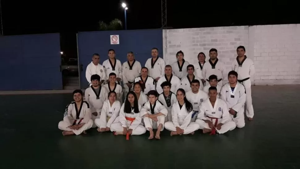 PARTICIPANTES. Los alumnos tucumanos aprendieron con el maestro Vega Jaccod.  